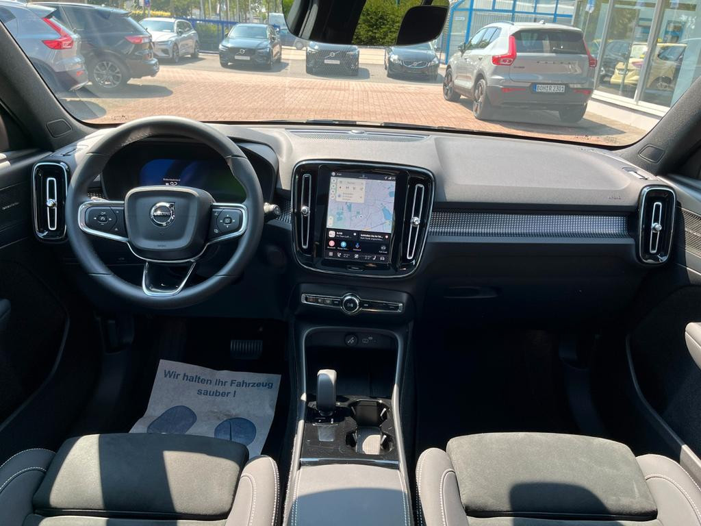 Volvo EX40