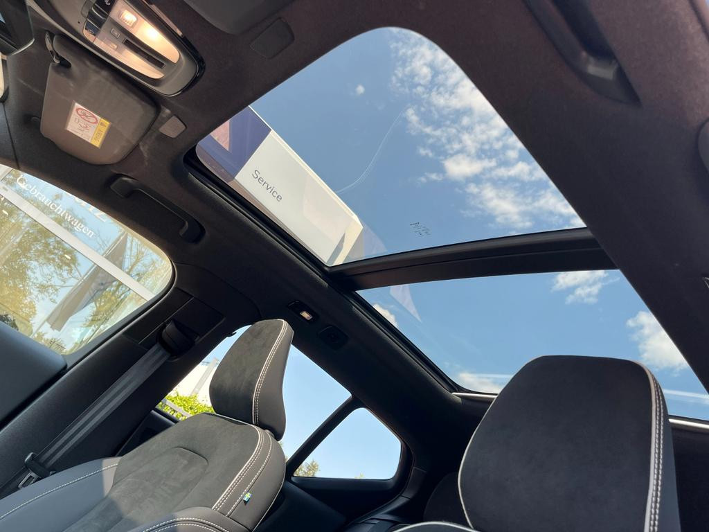 Volvo EX40
