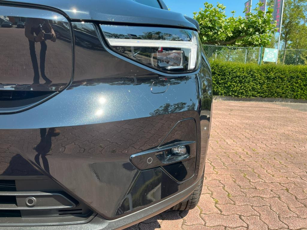 Volvo EX40