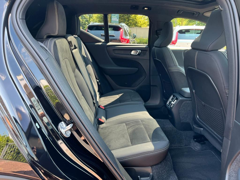 Volvo EX40