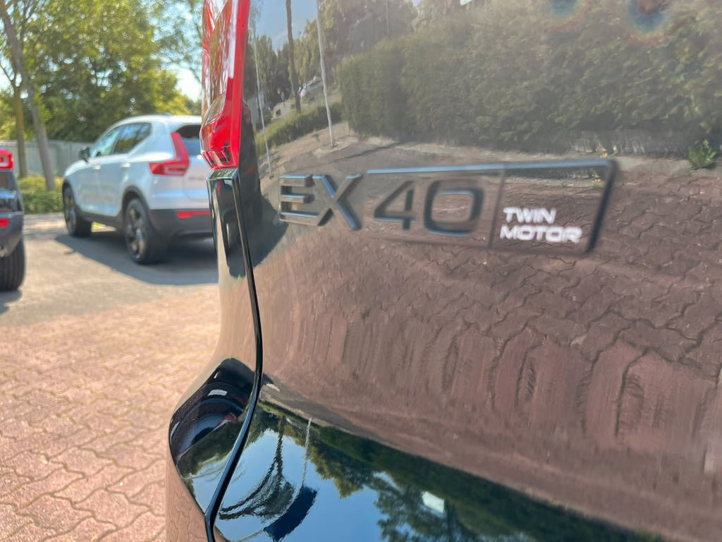 Volvo EX40