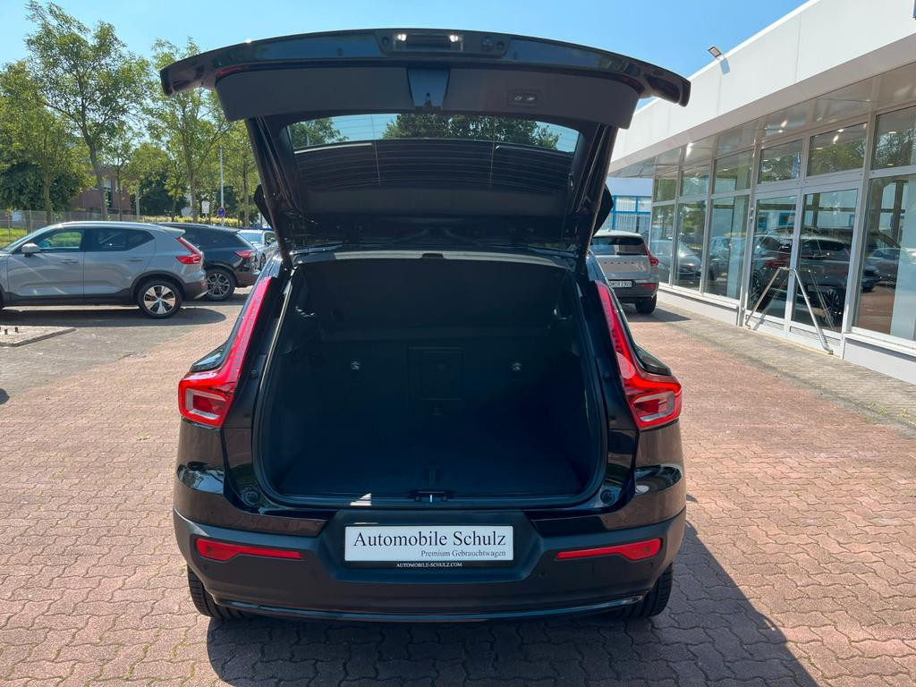 Volvo EX40