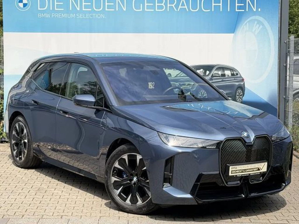 BMW iX