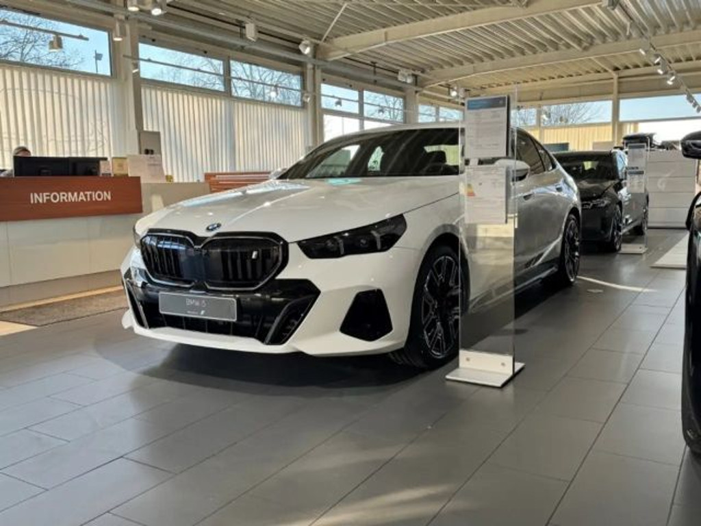 BMW i5