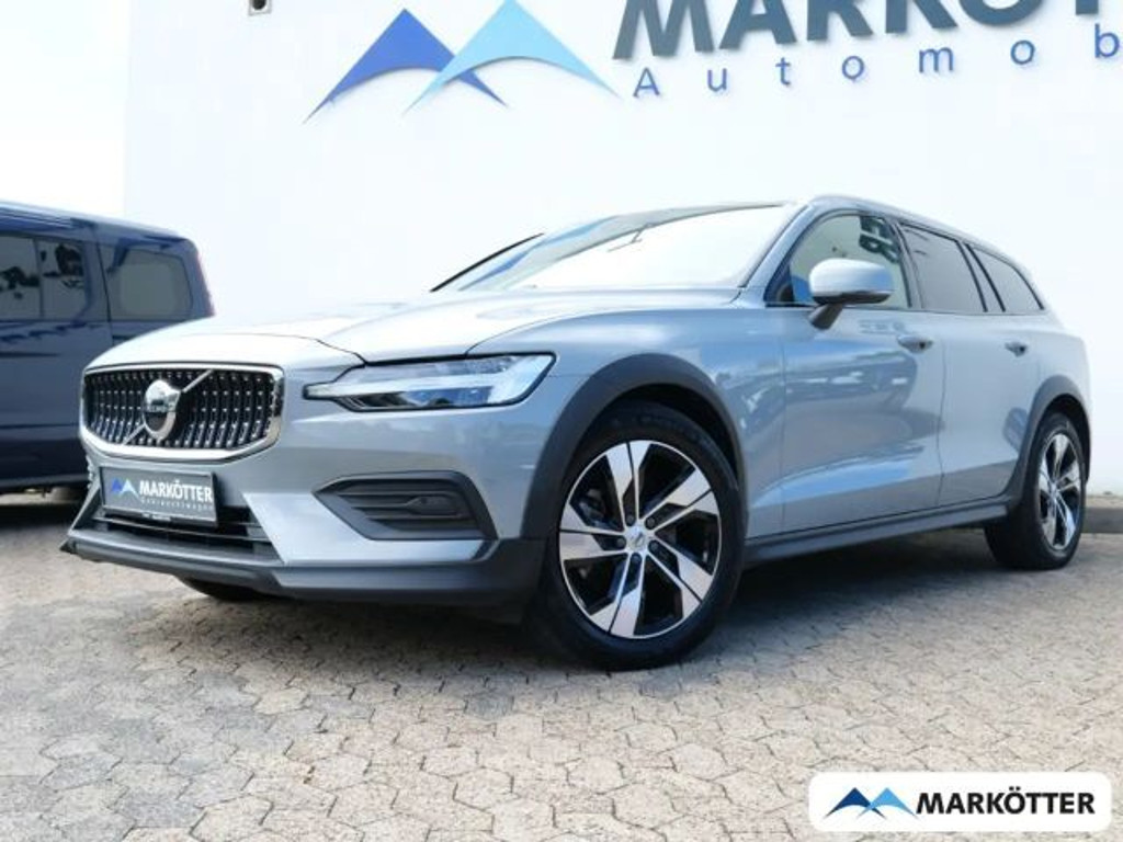 Volvo V60 Cross Country AWD Plus