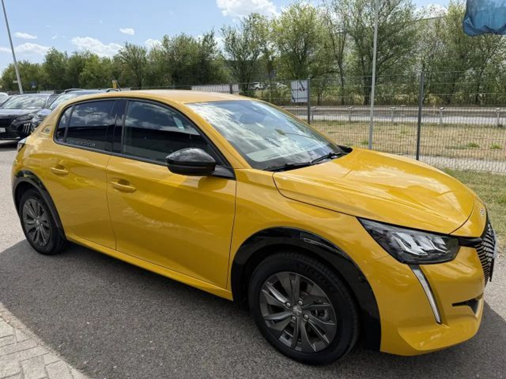Peugeot e-208