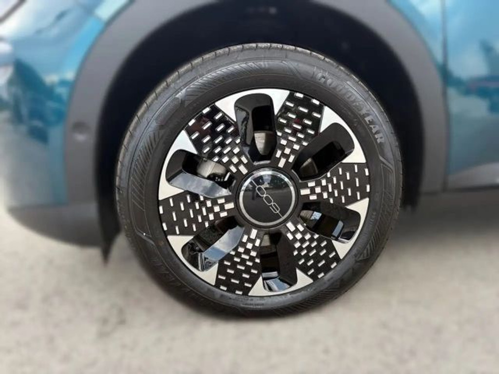 Fiat 600e La Prima