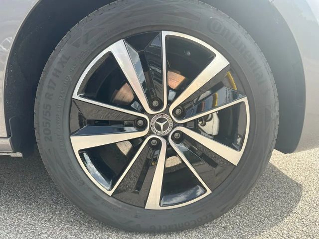 Mercedes-Benz T 180