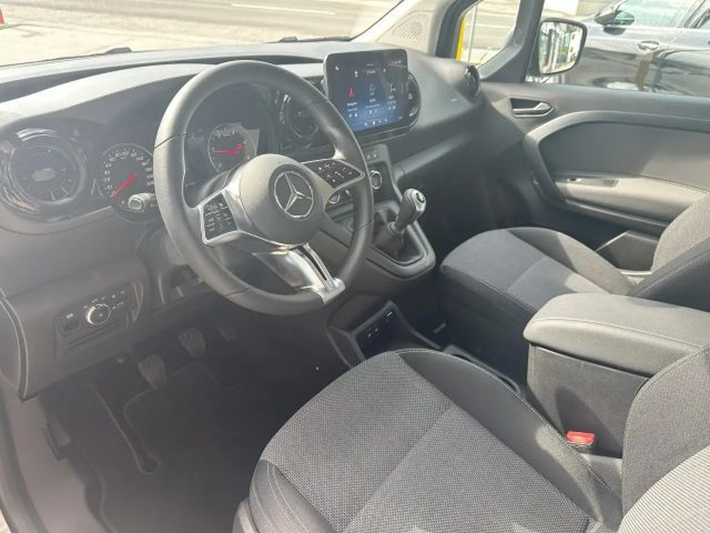 Mercedes-Benz T 180