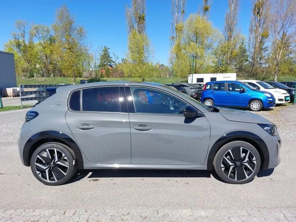 Peugeot e-208