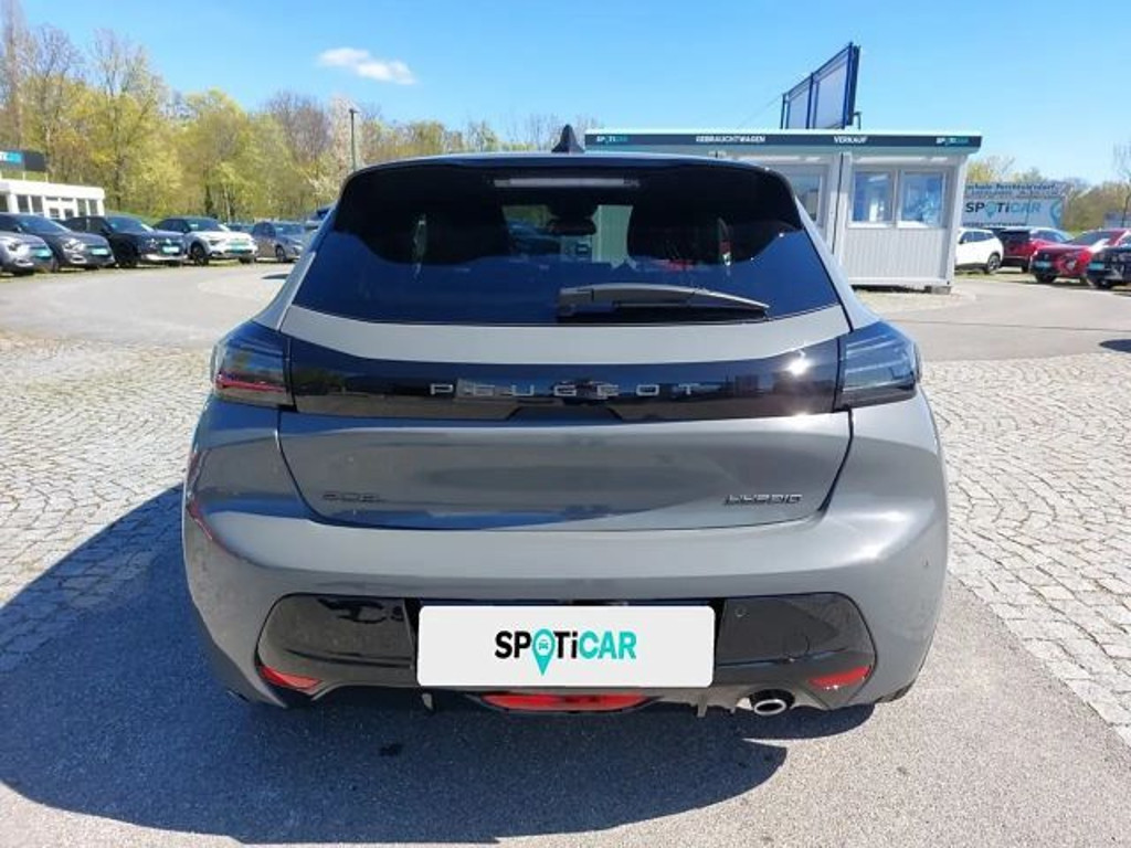 Peugeot e-208