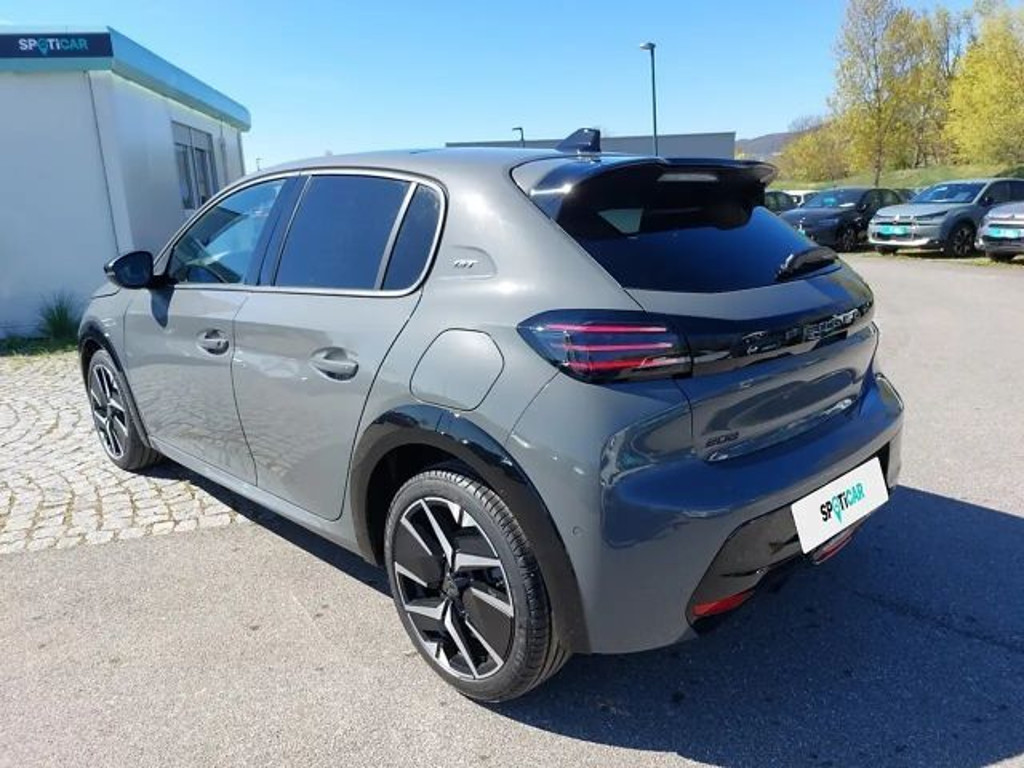 Peugeot e-208