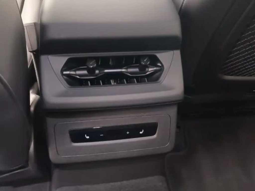 Audi SQ6 e-tron