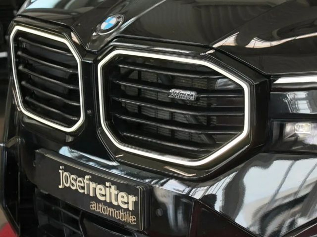 BMW XM