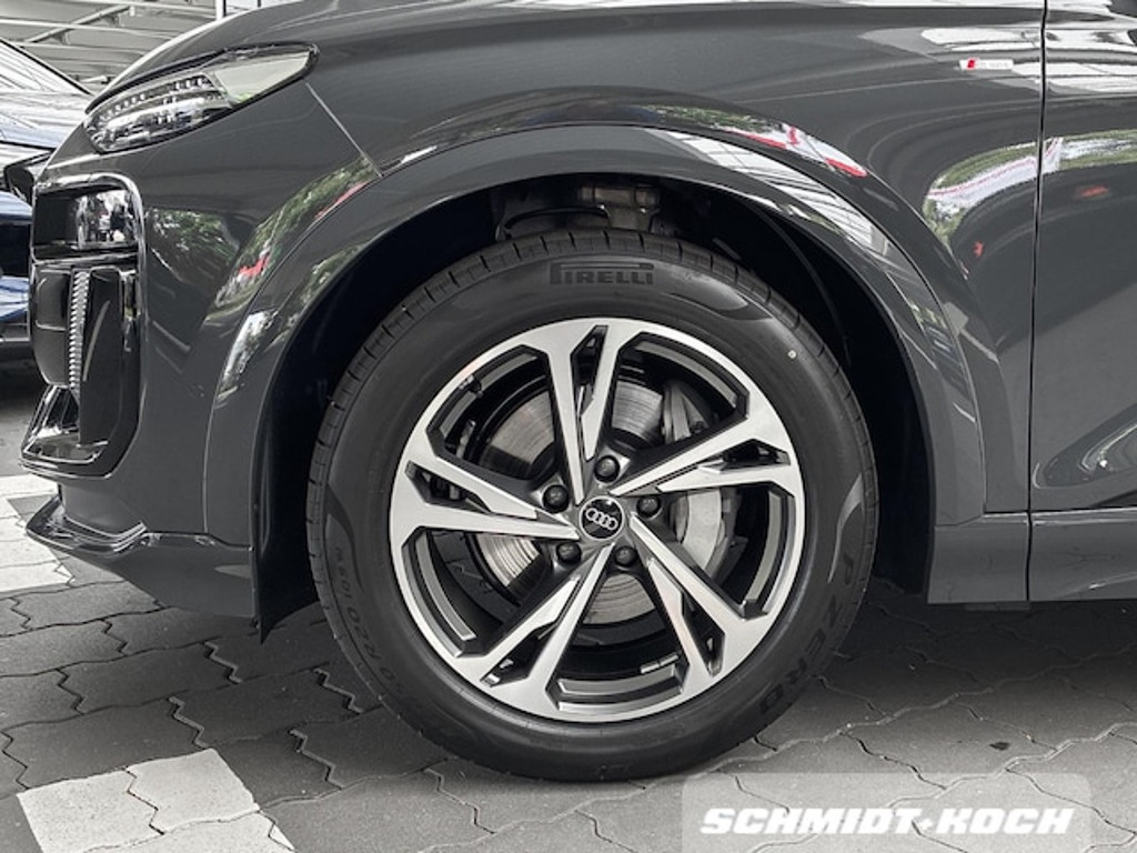 Audi Q6 e-tron