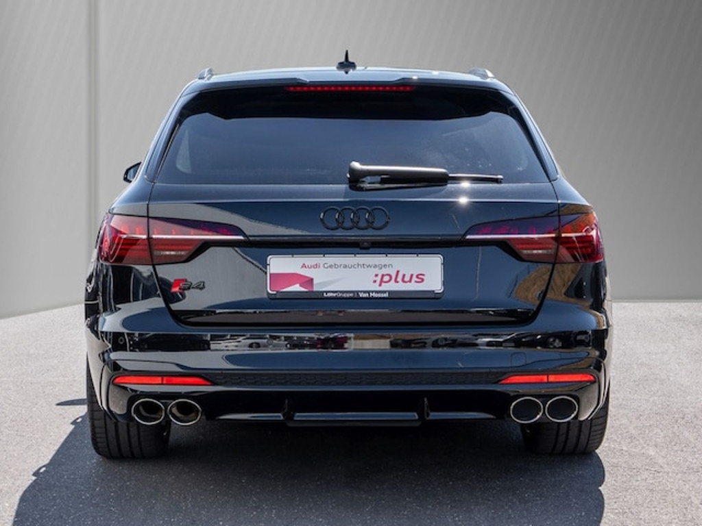 Audi S4