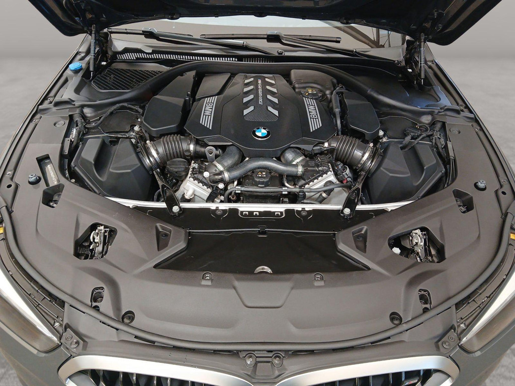 BMW M850