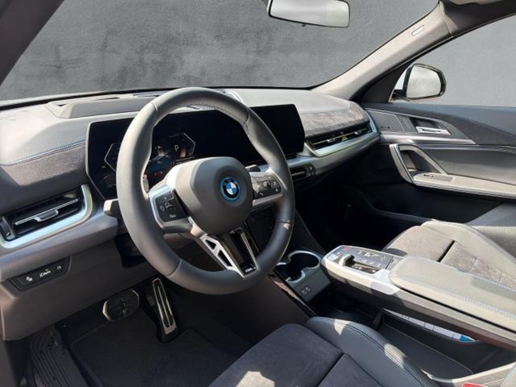 BMW iX2