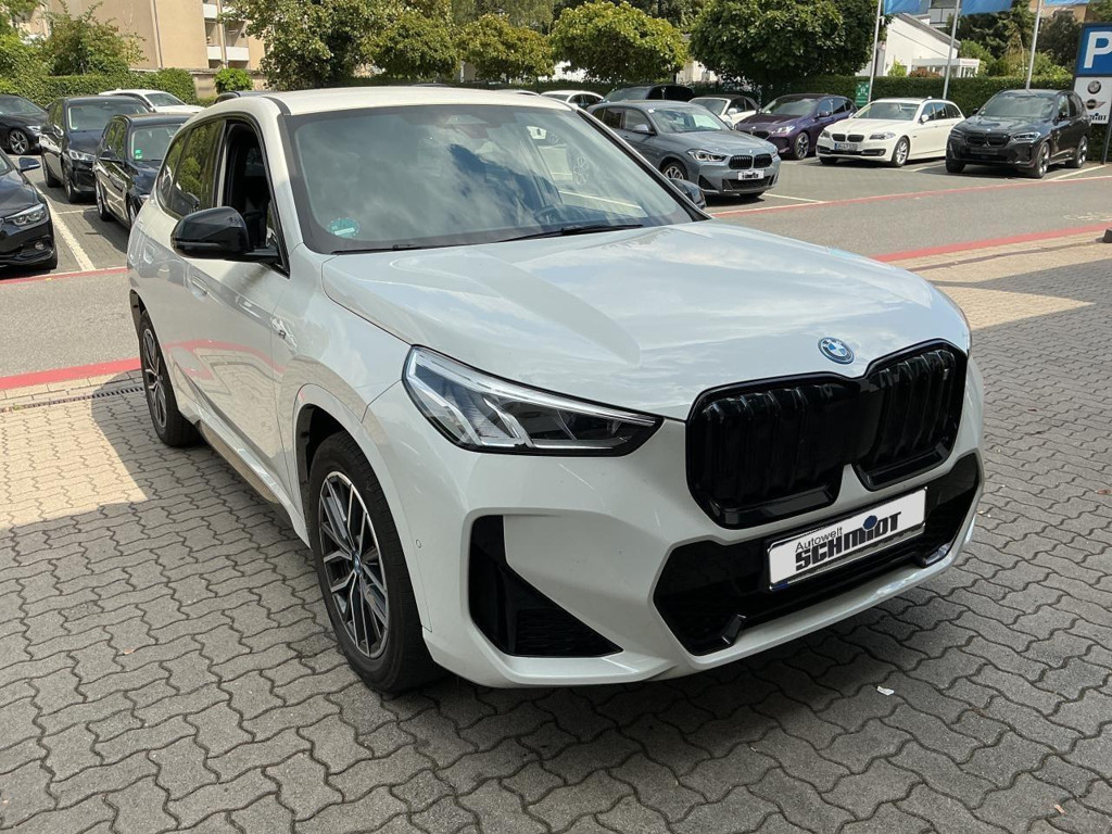 BMW iX1 xDrive30