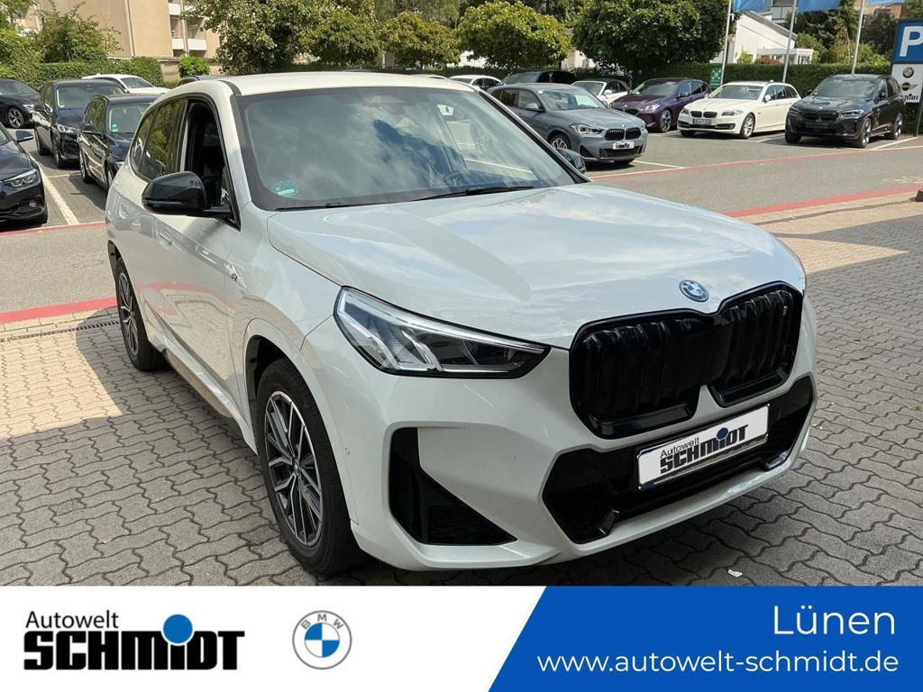 BMW iX1