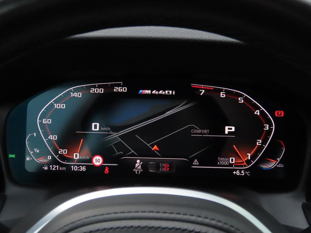 BMW M440