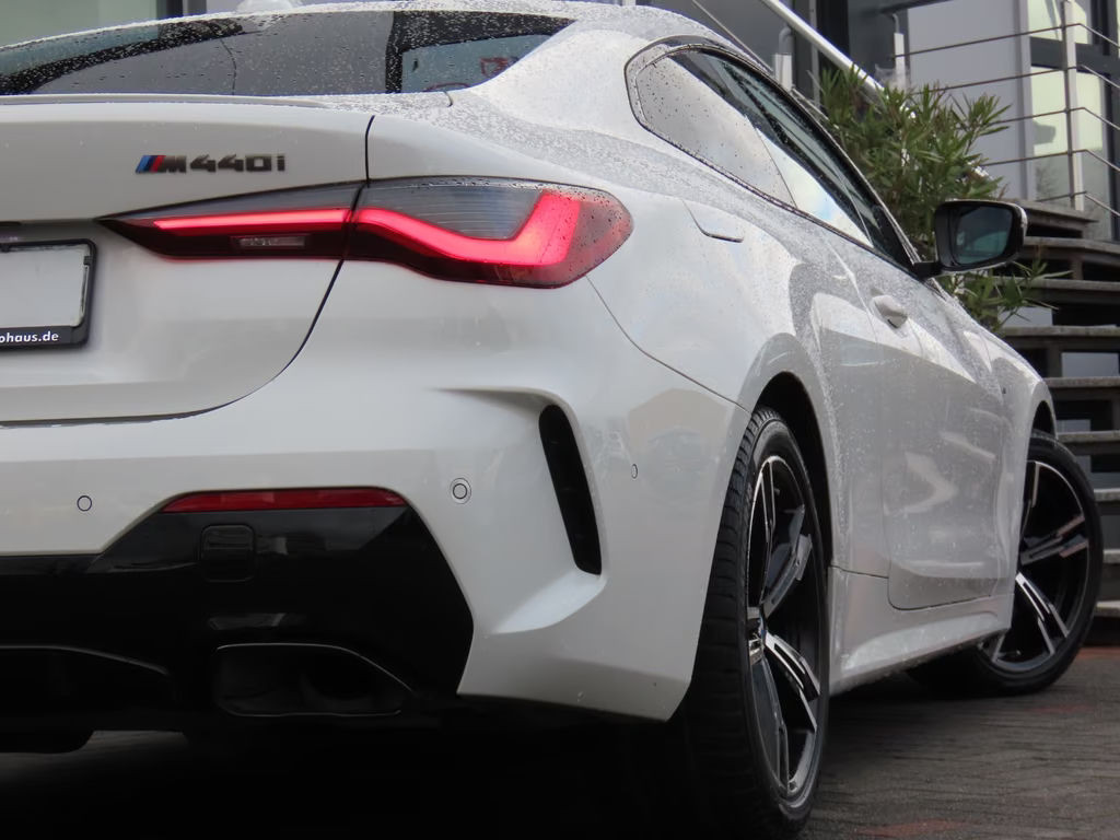 BMW M440