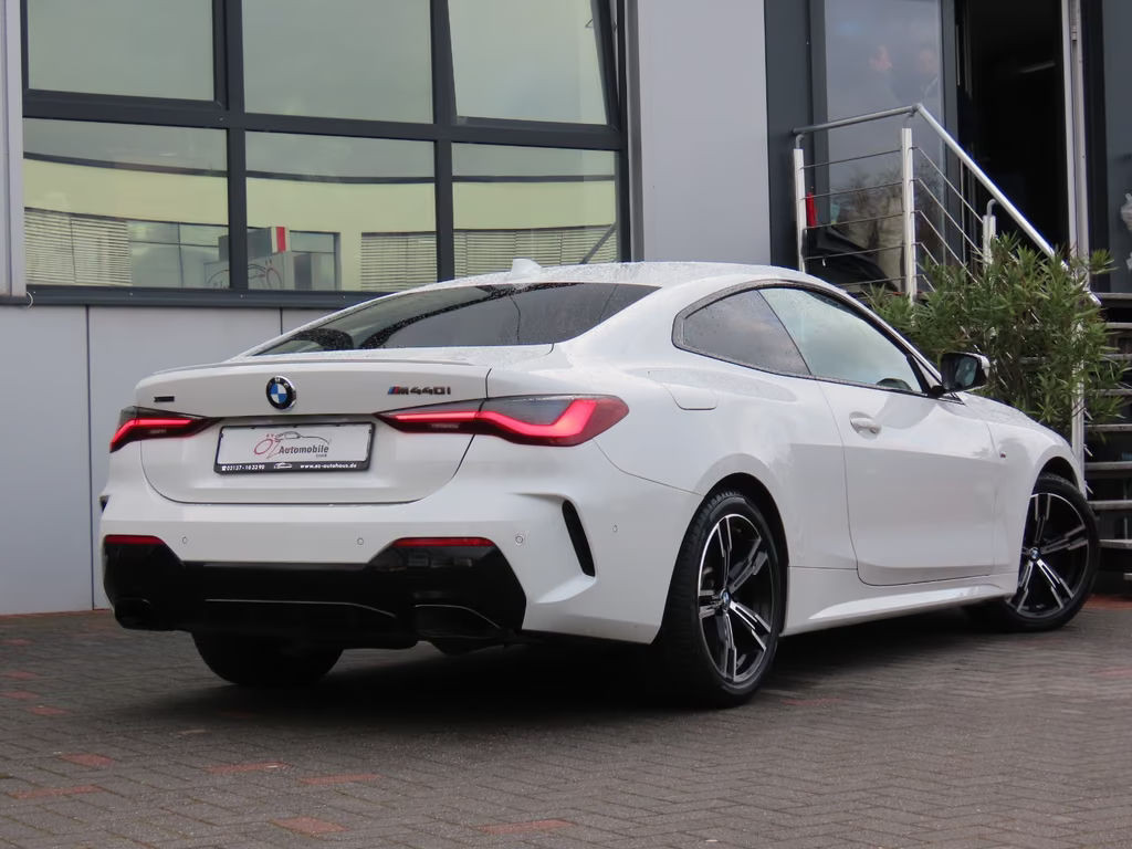 BMW M440