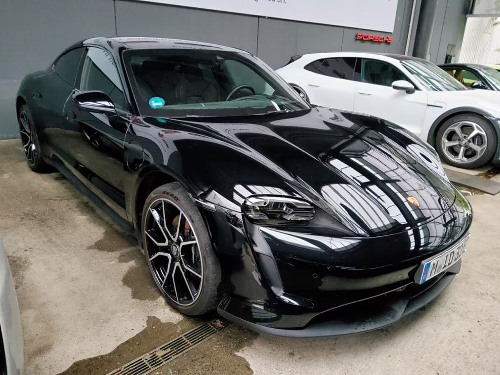 Porsche Taycan 4S