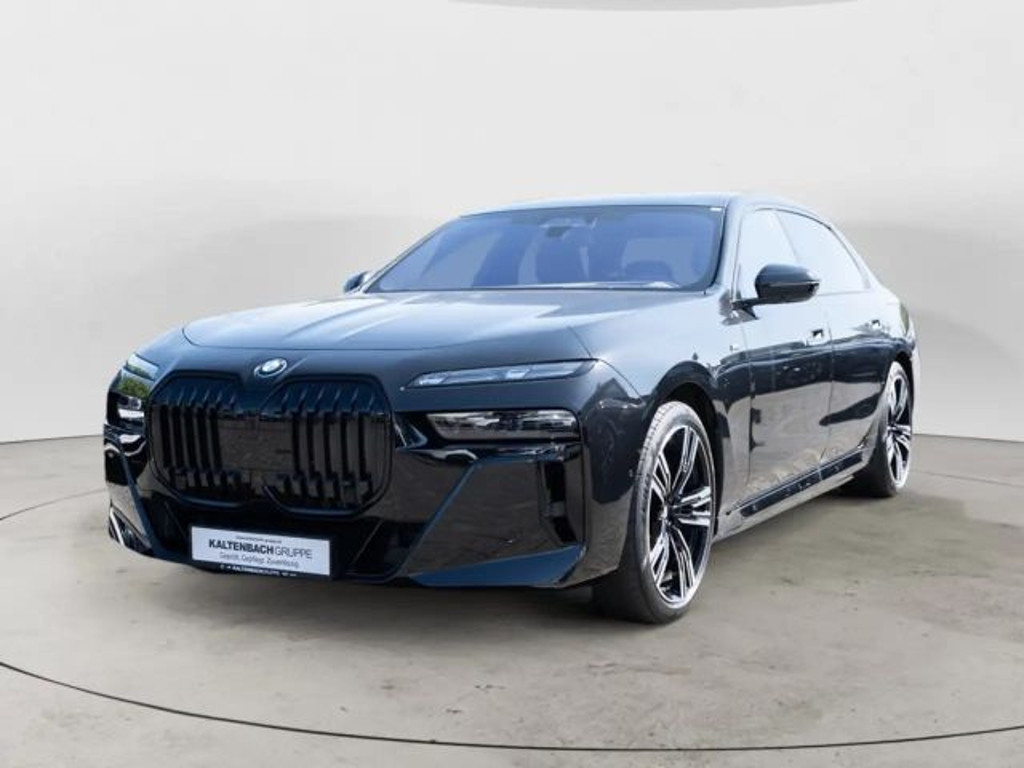 BMW i7