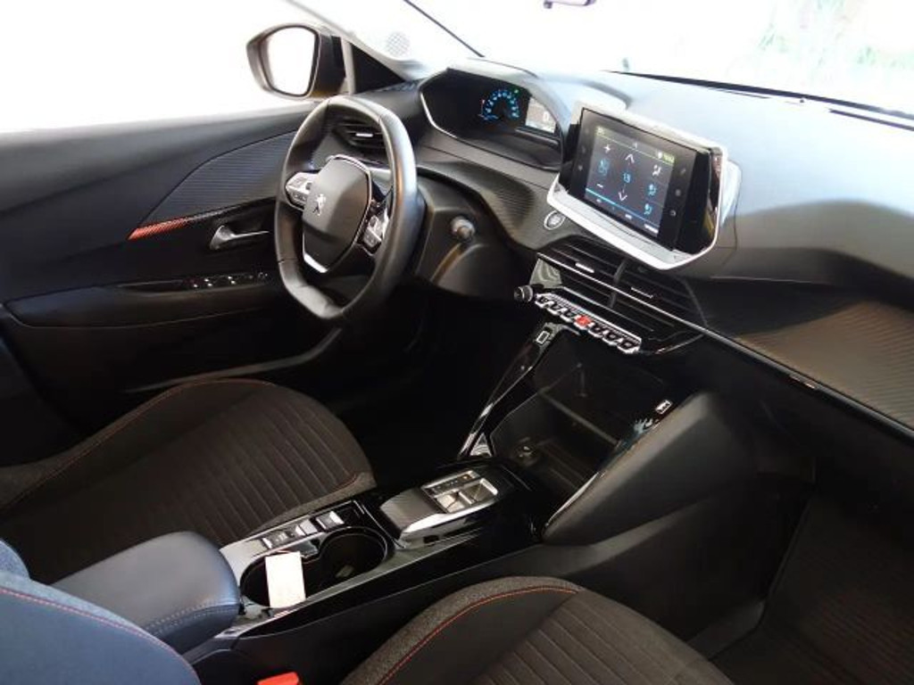 Peugeot e-208