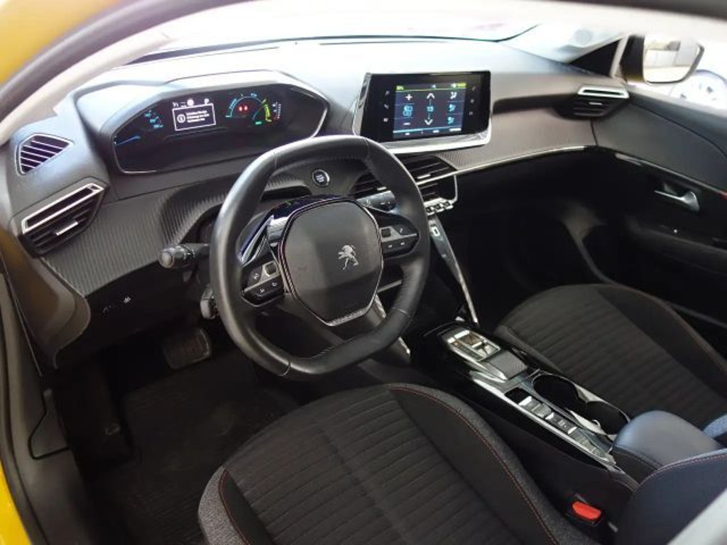 Peugeot e-208