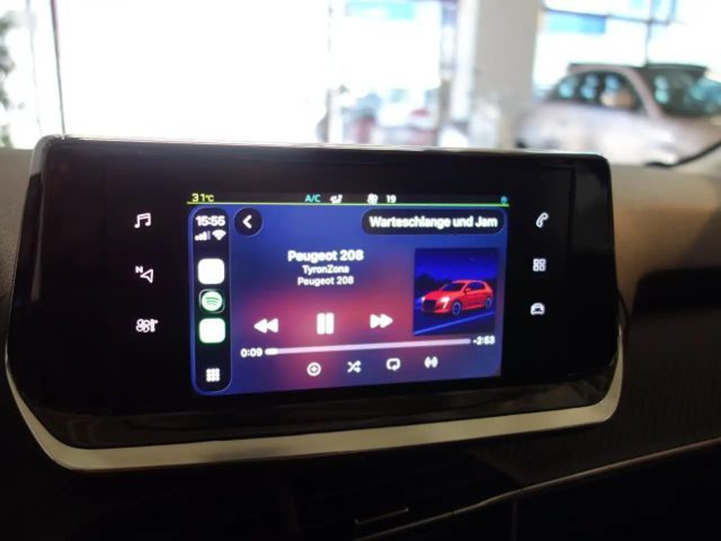 Peugeot e-208