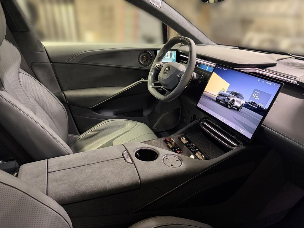 Lotus Eletre