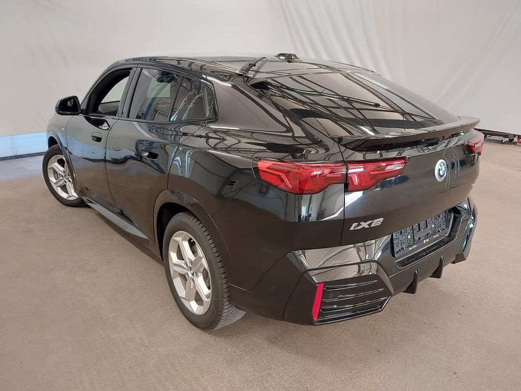 BMW iX2