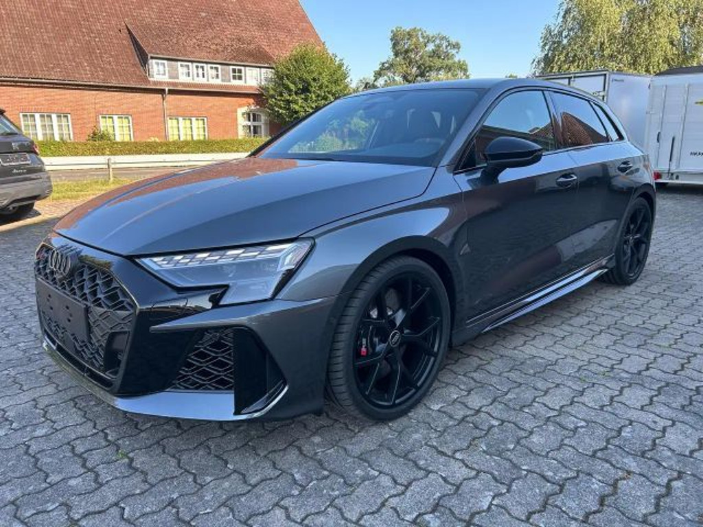 Audi RS3 Sportback Sedan Quattro S-Tronic