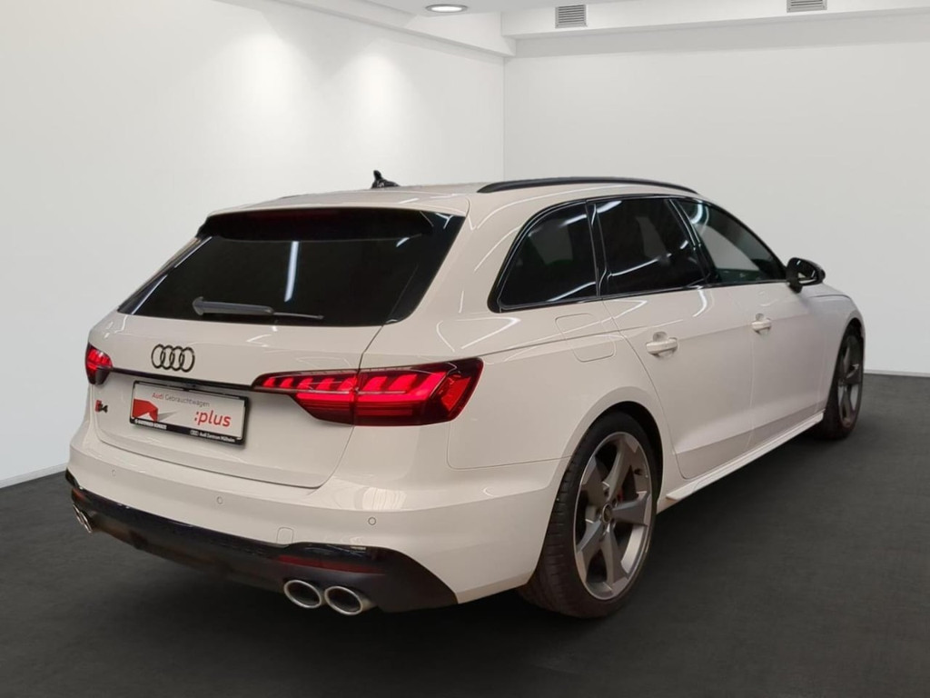 Audi S4