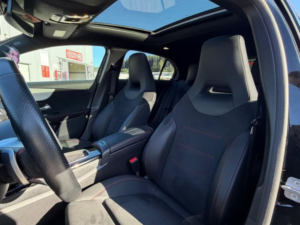 Mercedes-Benz A-Klasse A 220 AMG Line A 220 d