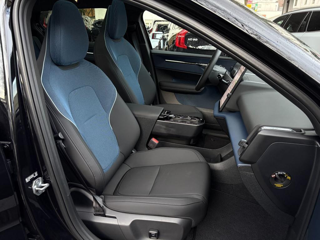Volvo EX30