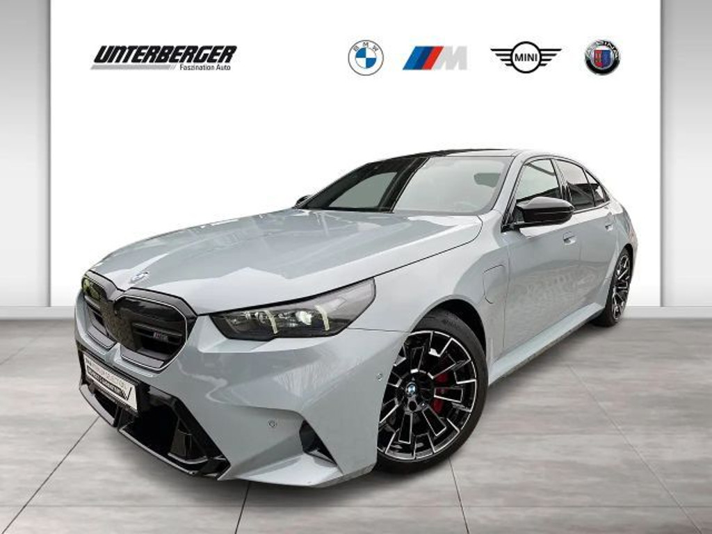 BMW M5 Sedan