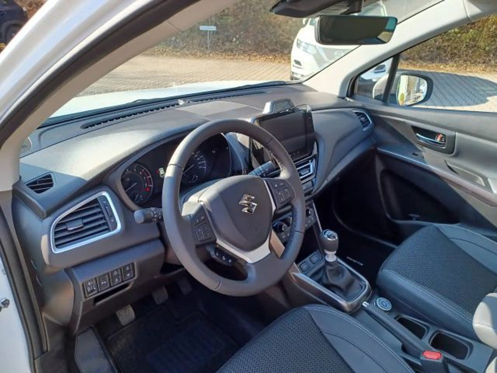 Suzuki S-Cross