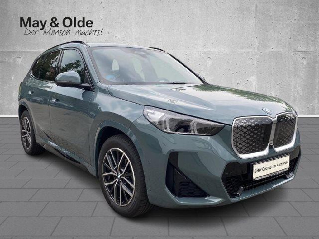 BMW iX1