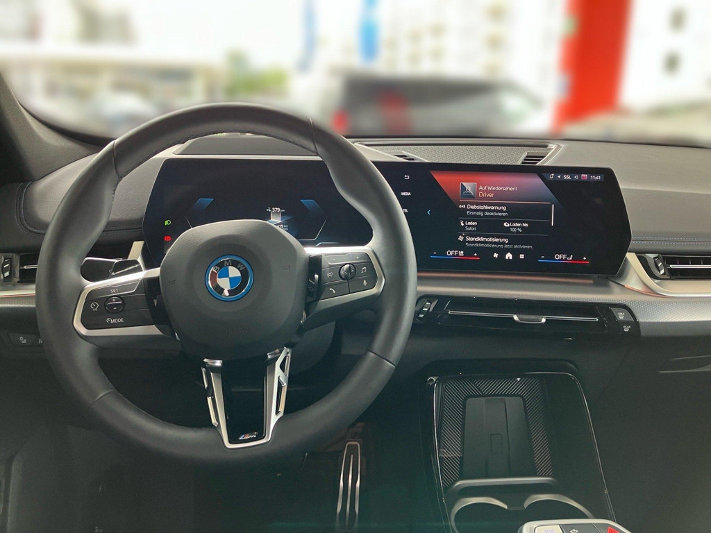 BMW iX1