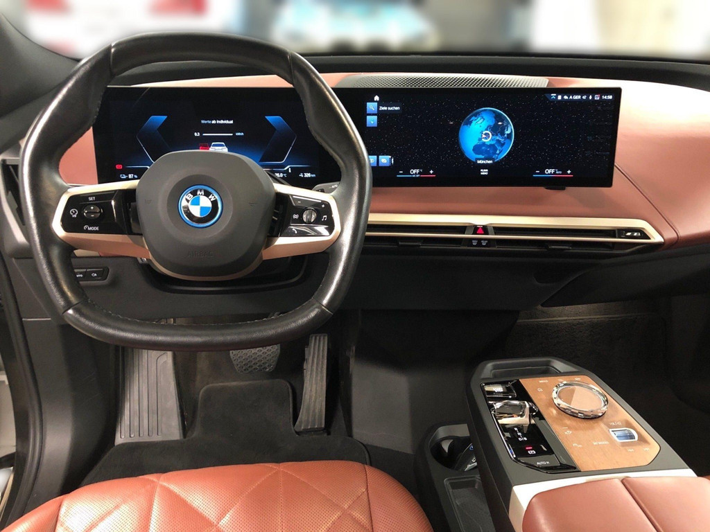 BMW iX