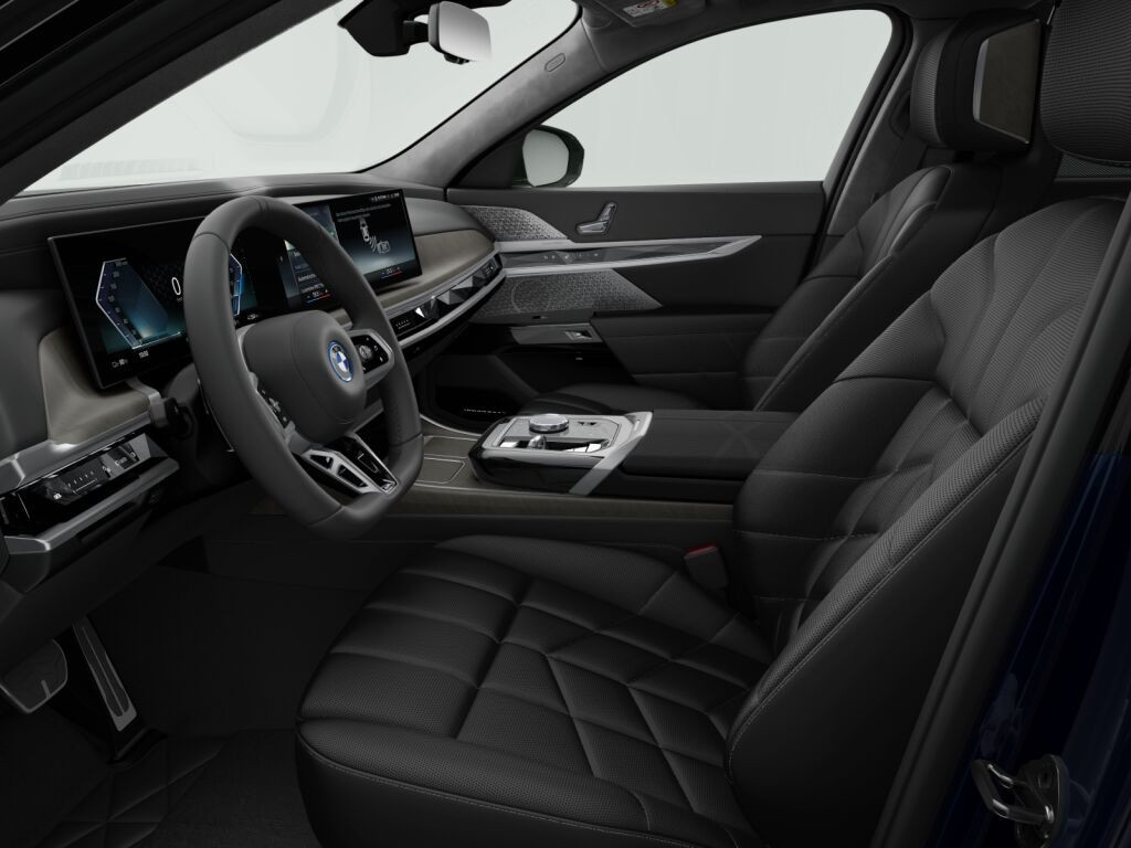 BMW i7