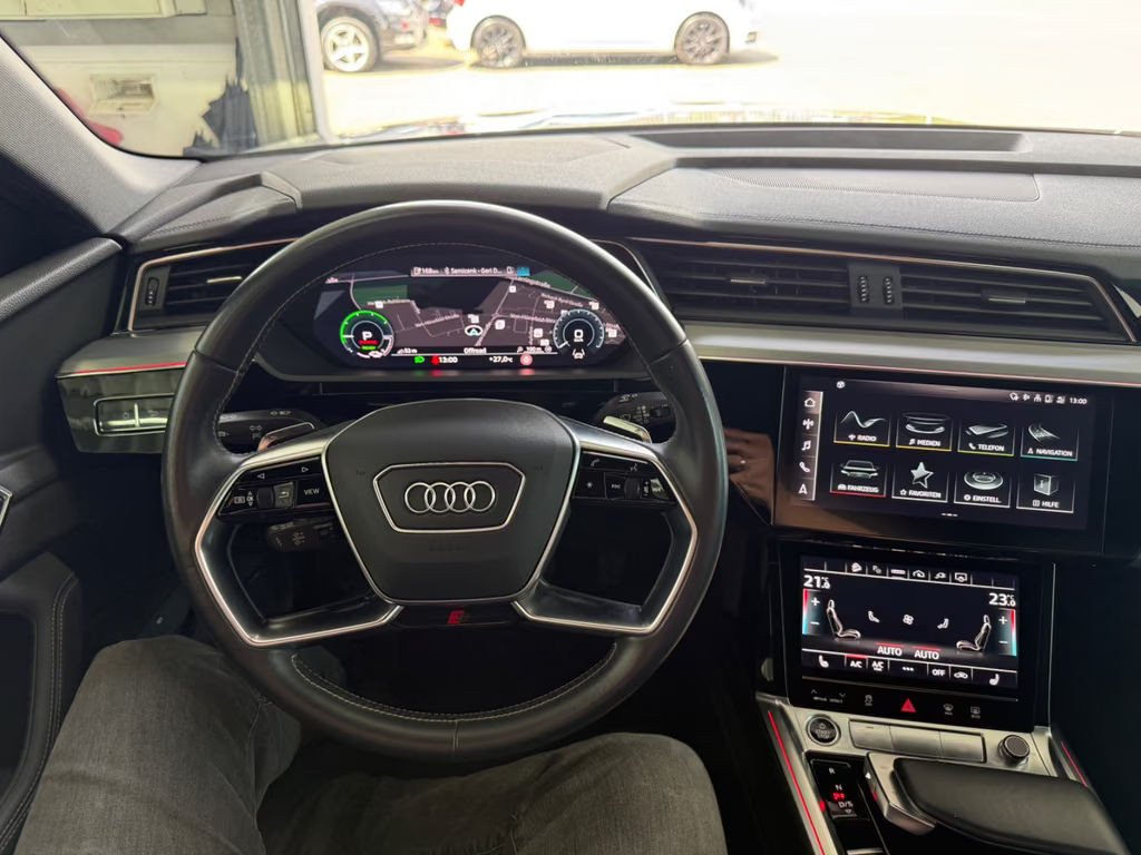 Audi e-tron