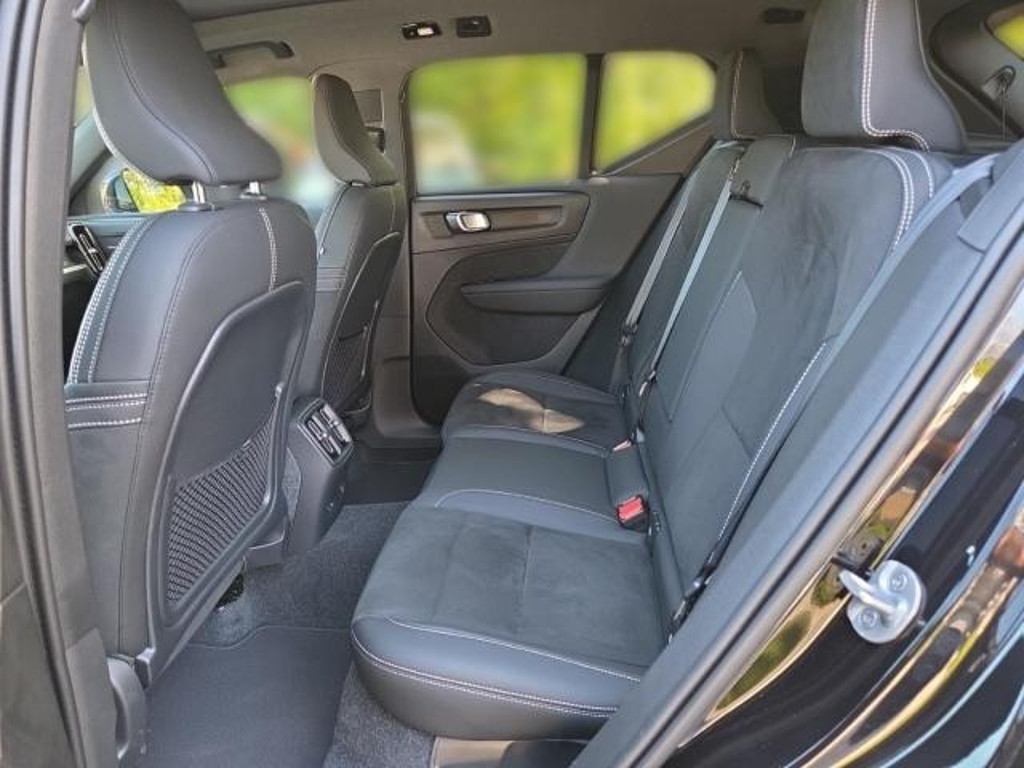 Volvo EX40