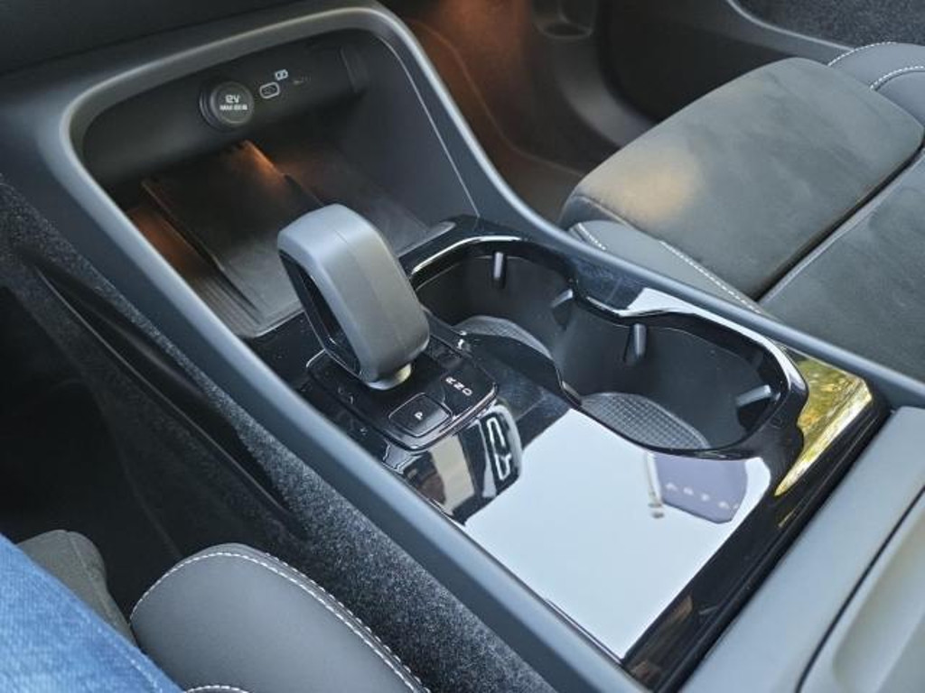 Volvo EX40