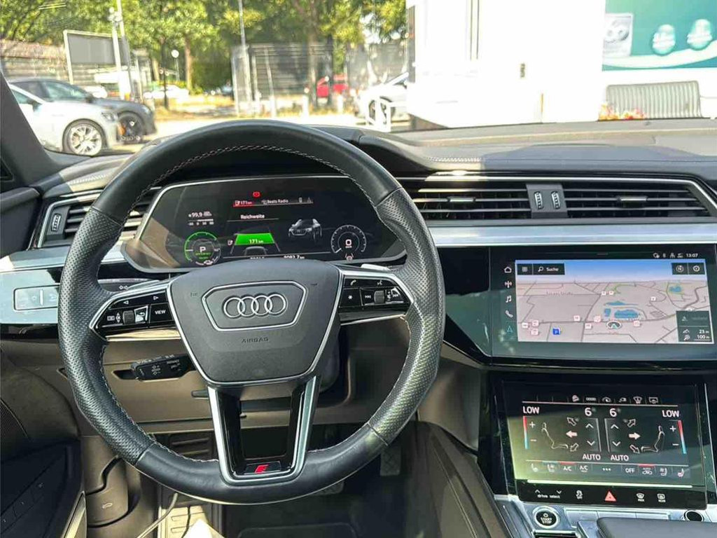 Audi e-tron