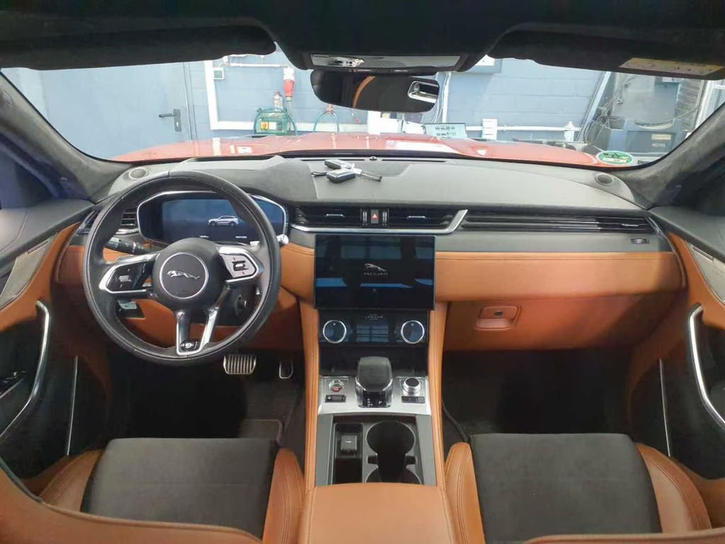 Jaguar F-Pace