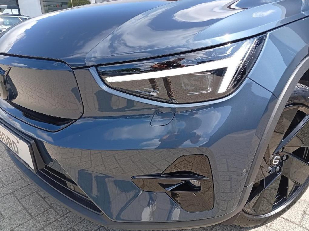 Volvo EX40